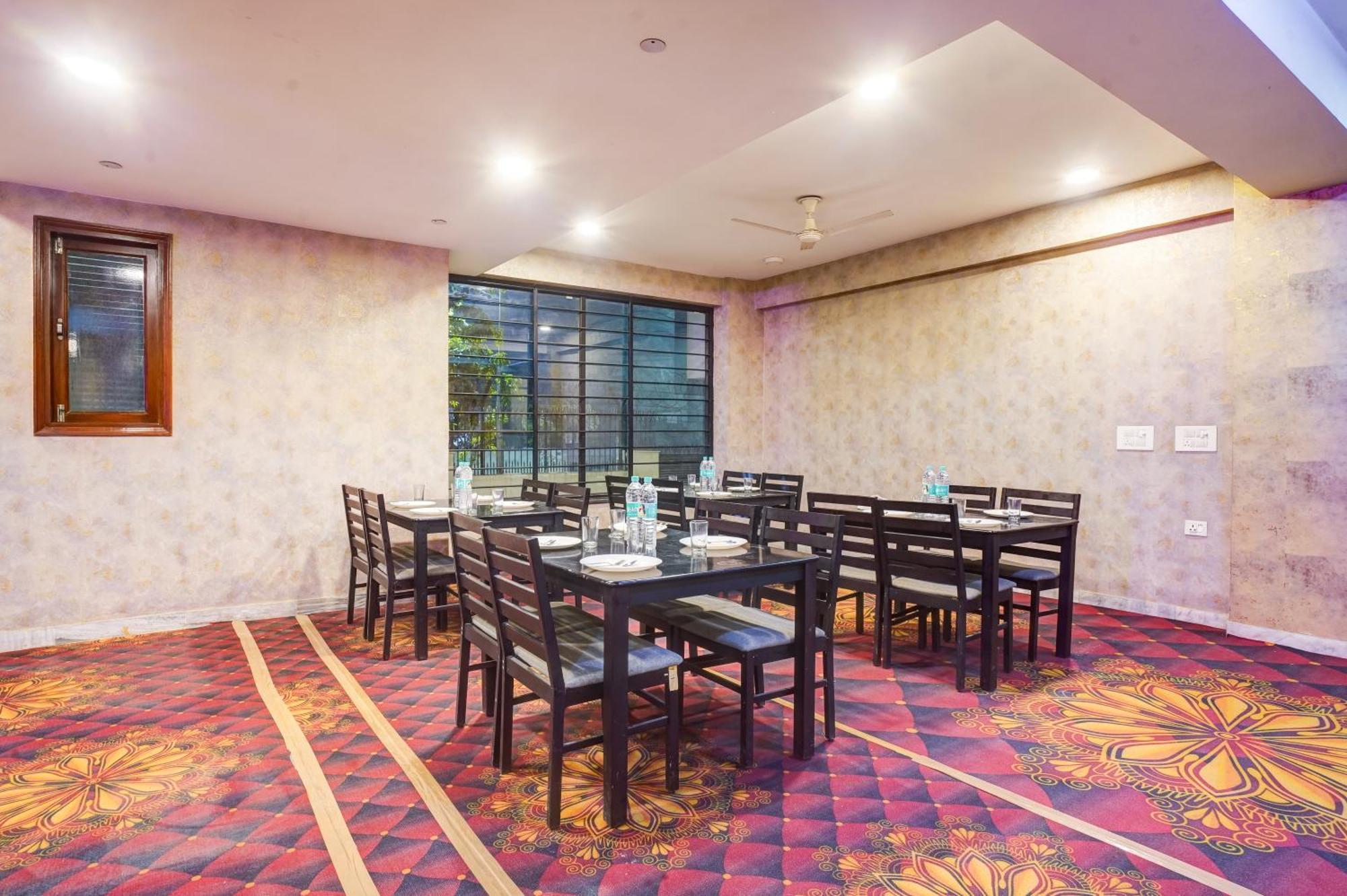 Hotel The York Noida Exteriör bild